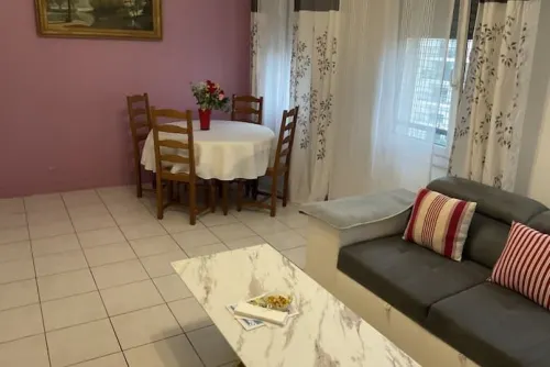 Urban Shelter Hotels in Sarcelles