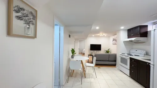 Beautiful Cozy Private Entry Basement Apartment
