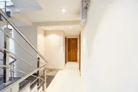 แฟบโฮเทล ไวท์ เพิร์ล