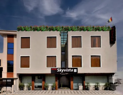 Hotel Skyvista Hotels near Patalpani Waterfall