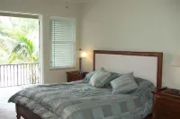 Gorgeous Home July Specials Check it Out, Heated Pool and Spa, Elevator