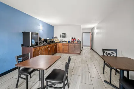 Days Inn by Wyndham New Orleans Pontchartrain Отели рядом со станцией Новый Орлеан