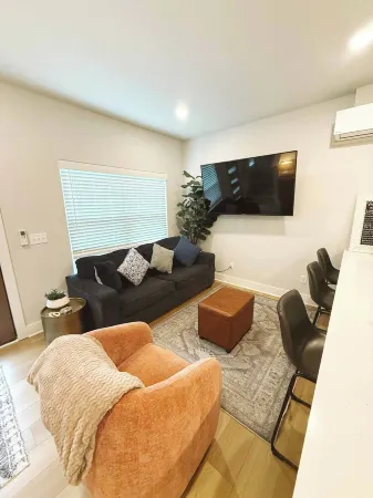 Cozy Luxe Stay Walk to Any Hogs Stadium