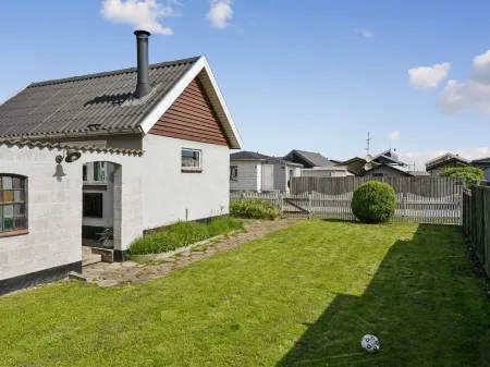 "Paula" - 80m from the Sea