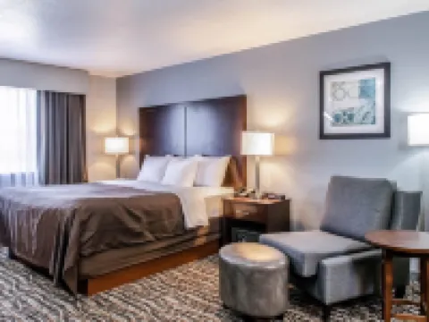 Clarion Hotel by Humboldt Bay Hotels in Eureka