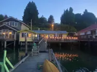 Cowibbean Cottage Uniquely situated over the ocean 科威恰灣住宿飯店