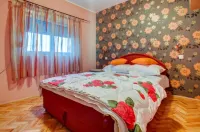 Magestic Lake - Spacious 2BD Apartment Отели в г. 