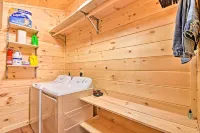 Custom Mtn Cabin by Hiking/Motorcycle Routes! - 주차장