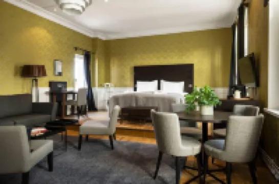 Home Hotel Plaza Hotels in 