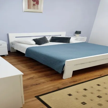 Cozy Apartment Near Beach