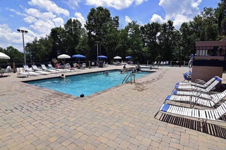 Photo 3 of 6
