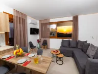 Peaceful Apartment Near Adelianos Kampos