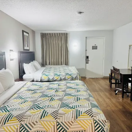 Red Carpet Inn Norwalk