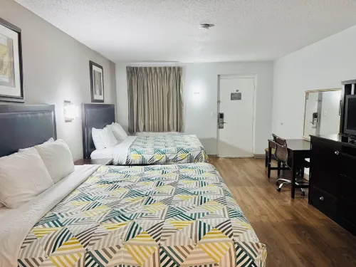 Red Carpet Inn Norwalk