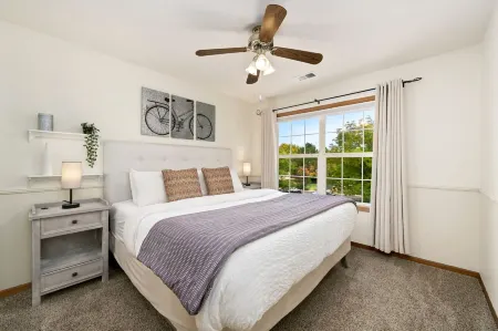 Shady Grove 4 King Beds, Dog Run & Outdoor Fun