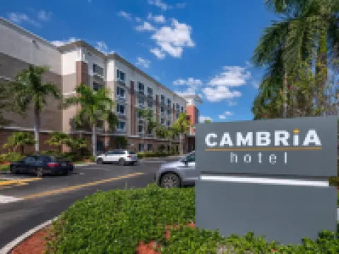 カンブリア ホテル & スイーツ フォート ローダデール エアポート サウス & クルーズ ポート デイニアのホテル