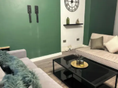 Beautiful 2 Bedroom House in Bridgend Hotels in Bridgend