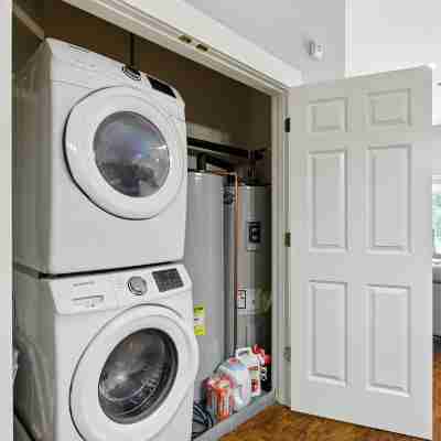 New Listing! Bulldog Borough in Downtown Athens Others