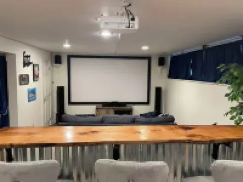 Large updated home with Game Room, Theater, hot tub and fire pit on Bryce Resort