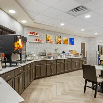 Comfort Inn & Suites Greenville Near East Carolina University