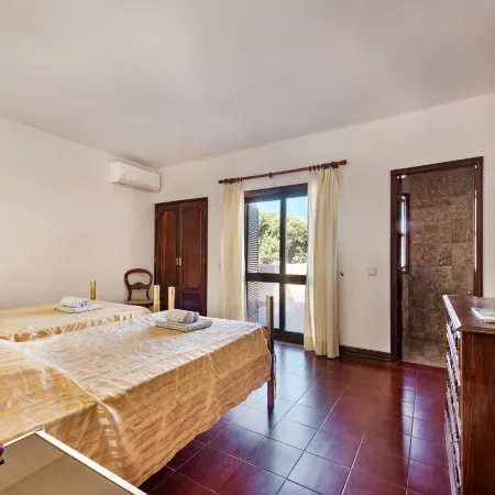 5 En-Suite Bedrooms, Close to Centre, Free AC & WiFi