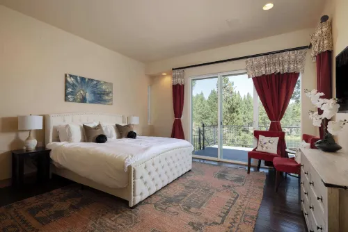 Amazing Riverfront on the Water- Big Sky Bend Hotels in Deschutes River Woods