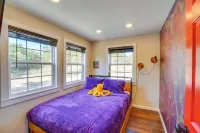 Whimsical Cabin w/ Grill < 4 Mi to Lake Brownwood! - 3-Star