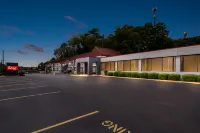 Red Roof Inn Hot Springs - parking