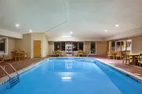 Holiday Inn Express & Suites ST. JOSEPH LAKEFRONT by IHG - Pools