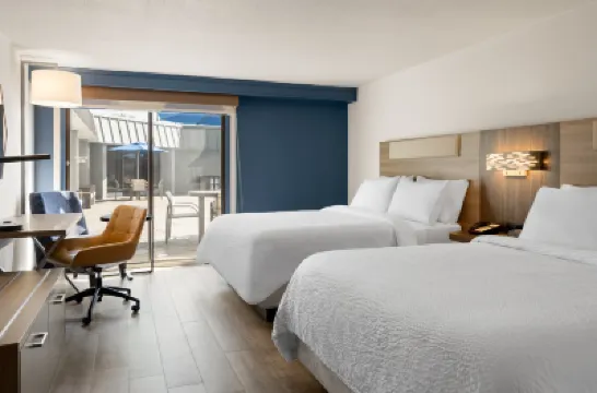 ホリデイ イン エクスプレス デンバー セントラル ノース by IHG ブルー・ムーン・ブルワリー周辺のホテル