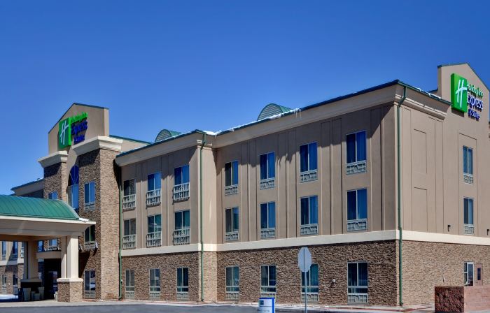 Holiday Inn Express & Suites GRANTS - MILAN by IHG