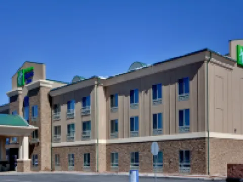 Holiday Inn Express & Suites GRANTS - MILAN by IHG Hoteles en Grants