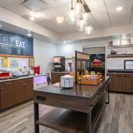 Hampton Inn & Suites Wilder