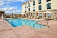 Holiday Inn Express & Suites PAGE - LAKE POWELL AREA by IHG - piscine