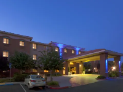 Holiday Inn Express & Suites DAVIS - UNIVERSITY AREA by IHG โรงแรมในเดวิส