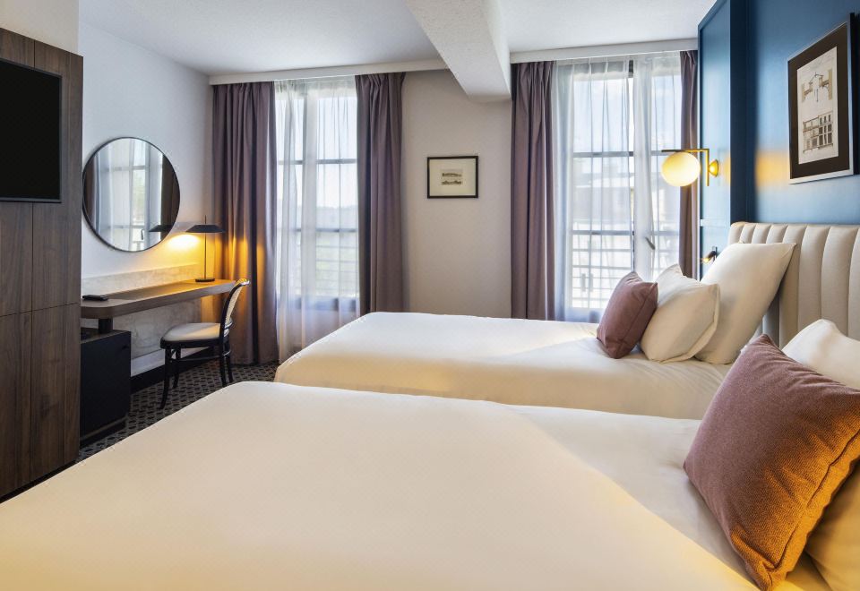 Mercure Versailles Chateau HotelOver view