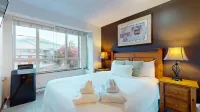 Whistler Blackcomb VR at Town Plaza - balcony