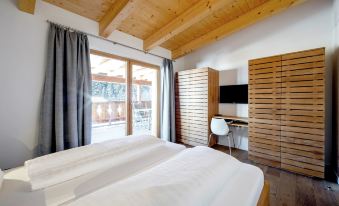 Luxurious Apartment with Sauna Garage Roof Terrace