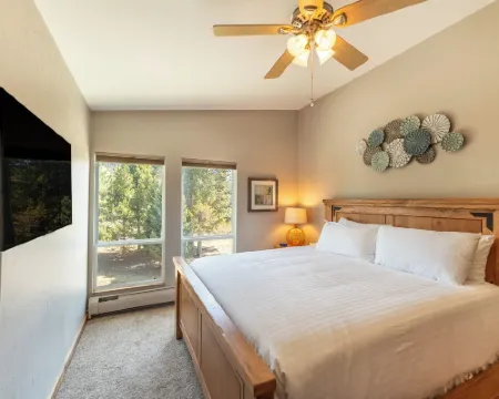 Lake Cliffe 303 Building E Hotels in Dillon