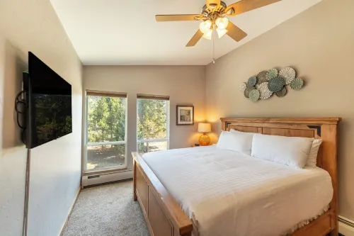 Lake Cliffe 303 Building E by Summit County Mountain Retreats Hotels in Dillon