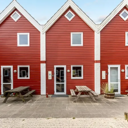 "Alissa" - 400m from the Sea