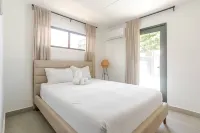 Lux Gem, 7 Mins to SJU, Private Pool, Tesla Solar System, No Blackouts