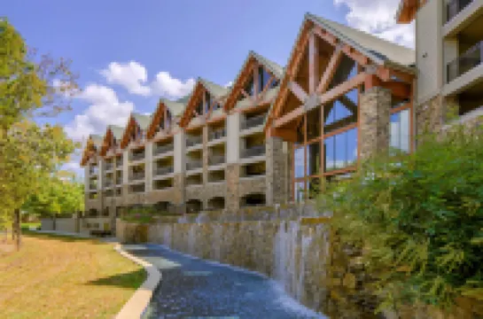 Hilton Grand Vacations Club Paradise Point Hollister Hotels in Ridgedale