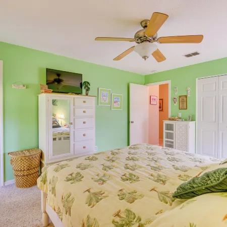 Sebastian Home w/ Screened Lanai: 8 Mi to Beach!