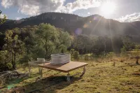 The Nile Farmstay: Modern Cabin Offering Incredible Views with Fire Pit and Spa.