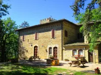 Castello Cortevecchio Piscina Eventi appartamenti e camere