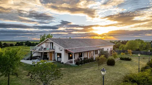 農村柯斯塔德爾特里戈飯店