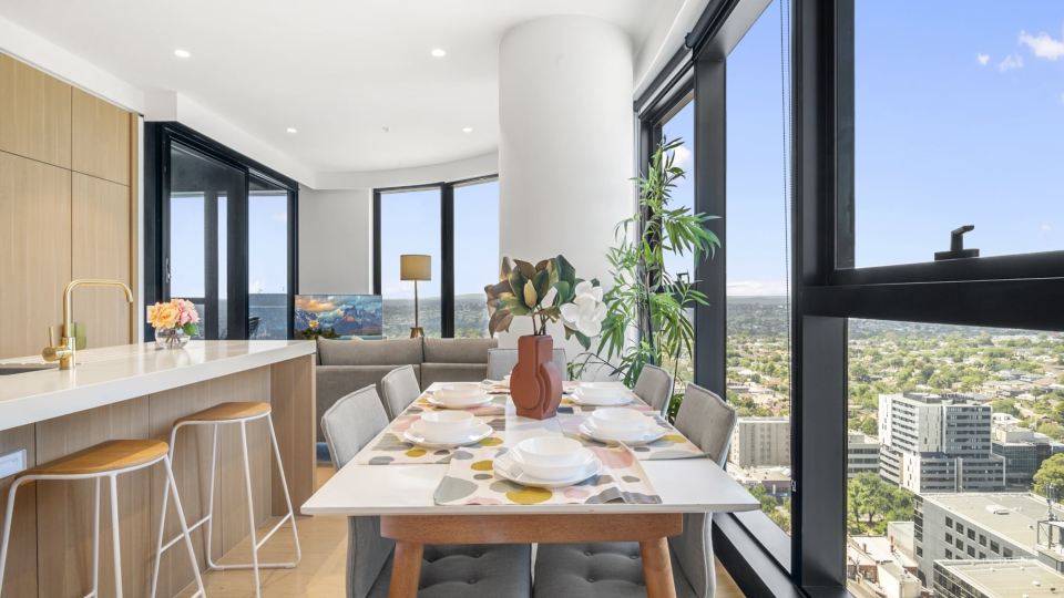 High-Rise 3-Bed Apartment with Premium Amenities