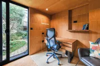 Tealby House Hotels in Rushcliffe District