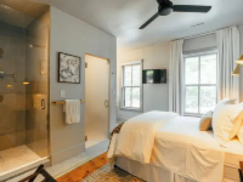 Amaya Bed&Breakfast Hotels in Durham